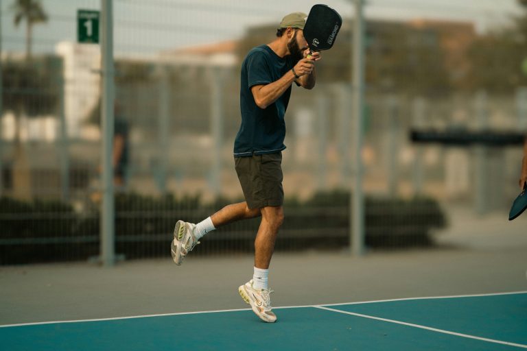best pickleball paddles for shoulder pain of 2025