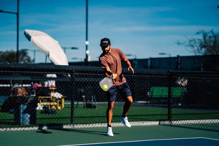 Best quiet pickleball paddles in 2025 to reduce noise