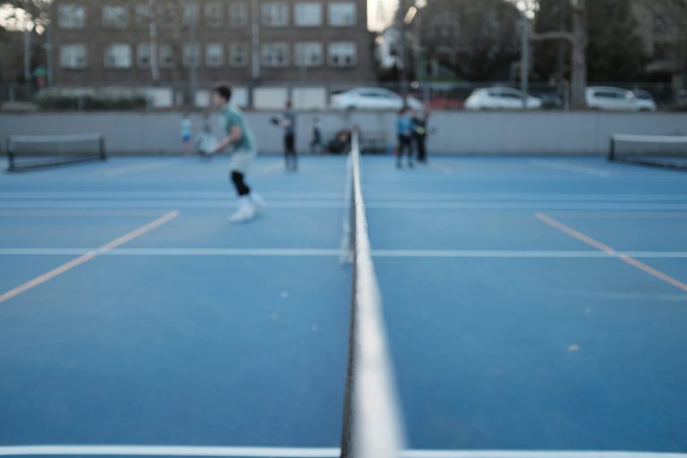 do thicker pickleball paddles reduce vibration