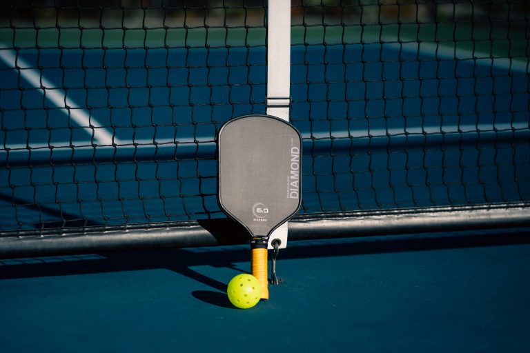 edge guard vs edgeless pickleball paddles